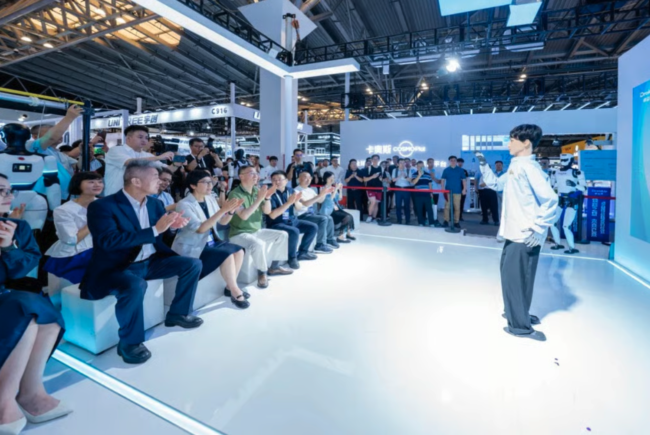 В Китае робот Xueba 01 поступил в аспирантуру Шанхайского университета - 3